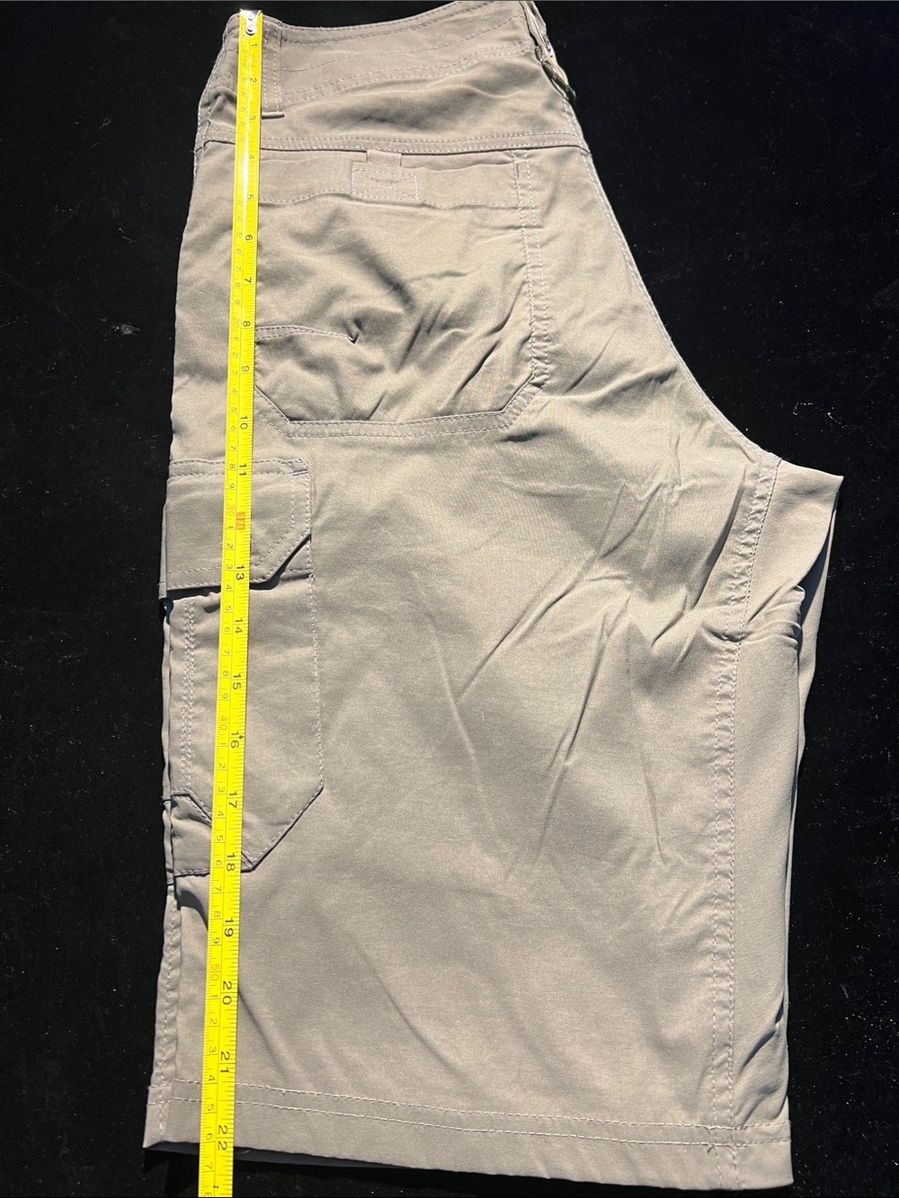 Men's KUHL Casual Cargo Shorts in Light Khaki , used perfect condition - Picture 11 of 11